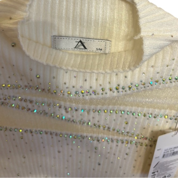 Embellished Cream Turtleneck Sweater - Picture 4 of 6